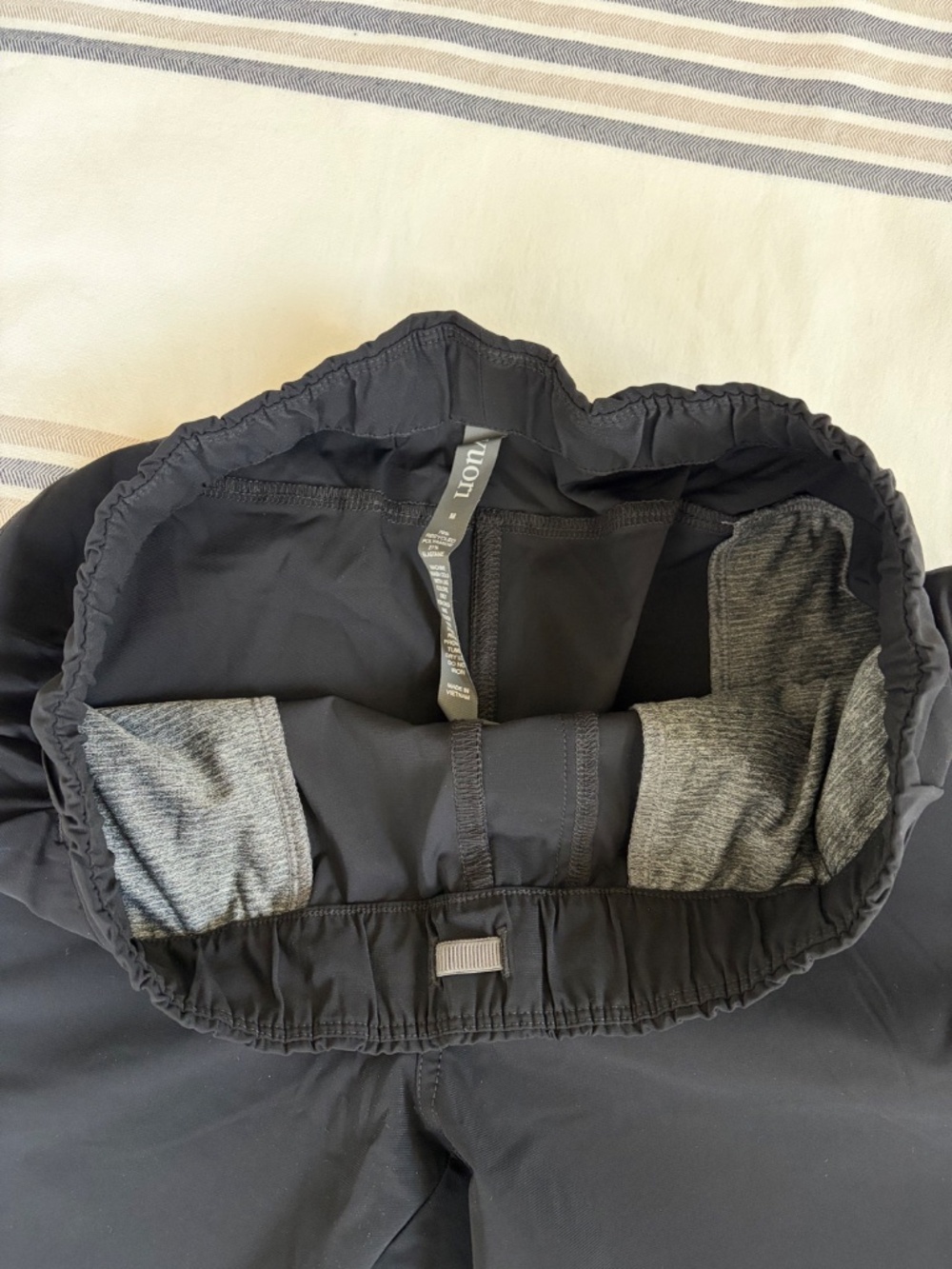 Vuori Women's Miles Ankle Pant - Picture 5 of 7